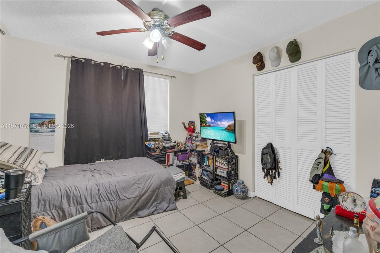 1302 NE 191st St , Unit A221, Miami, FL 33179 Photo