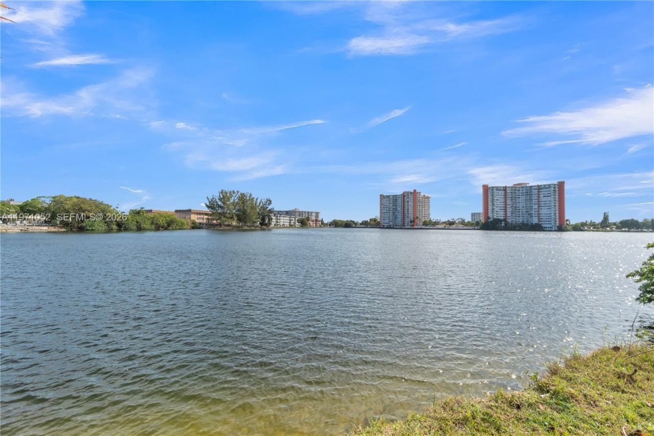 1302 NE 191st St , Unit A221, Miami, FL 33179 Photo