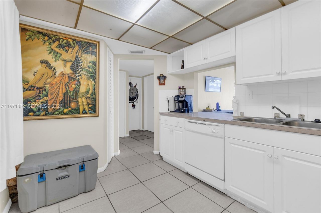 1302 NE 191st St , Unit A221, Miami, FL 33179 Photo