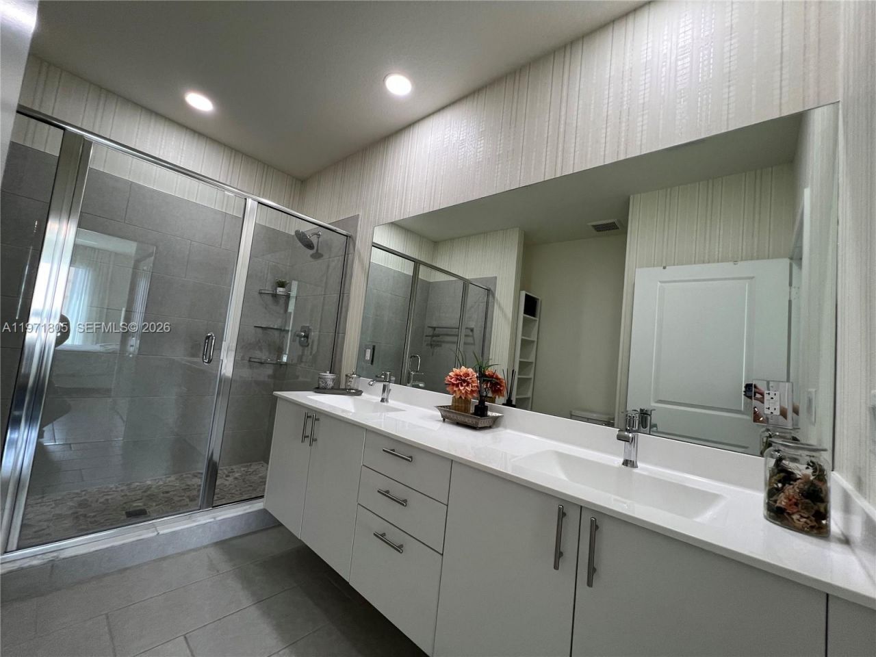 8001 NW 41st St, Unit 406, Doral, FL 33166 Photo