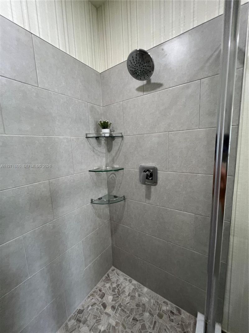 8001 NW 41st St, Unit 406, Doral, FL 33166 Photo
