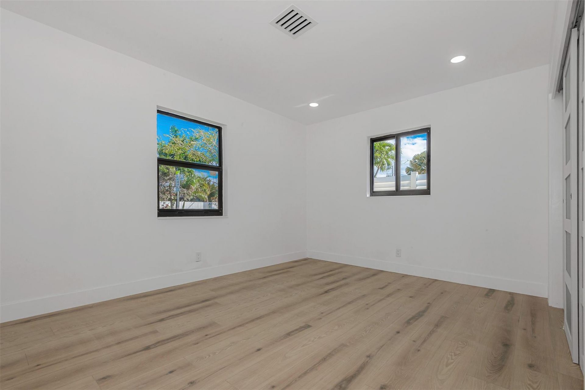 4721 Bayview Drive, Fort Lauderdale, FL 33308 Photo