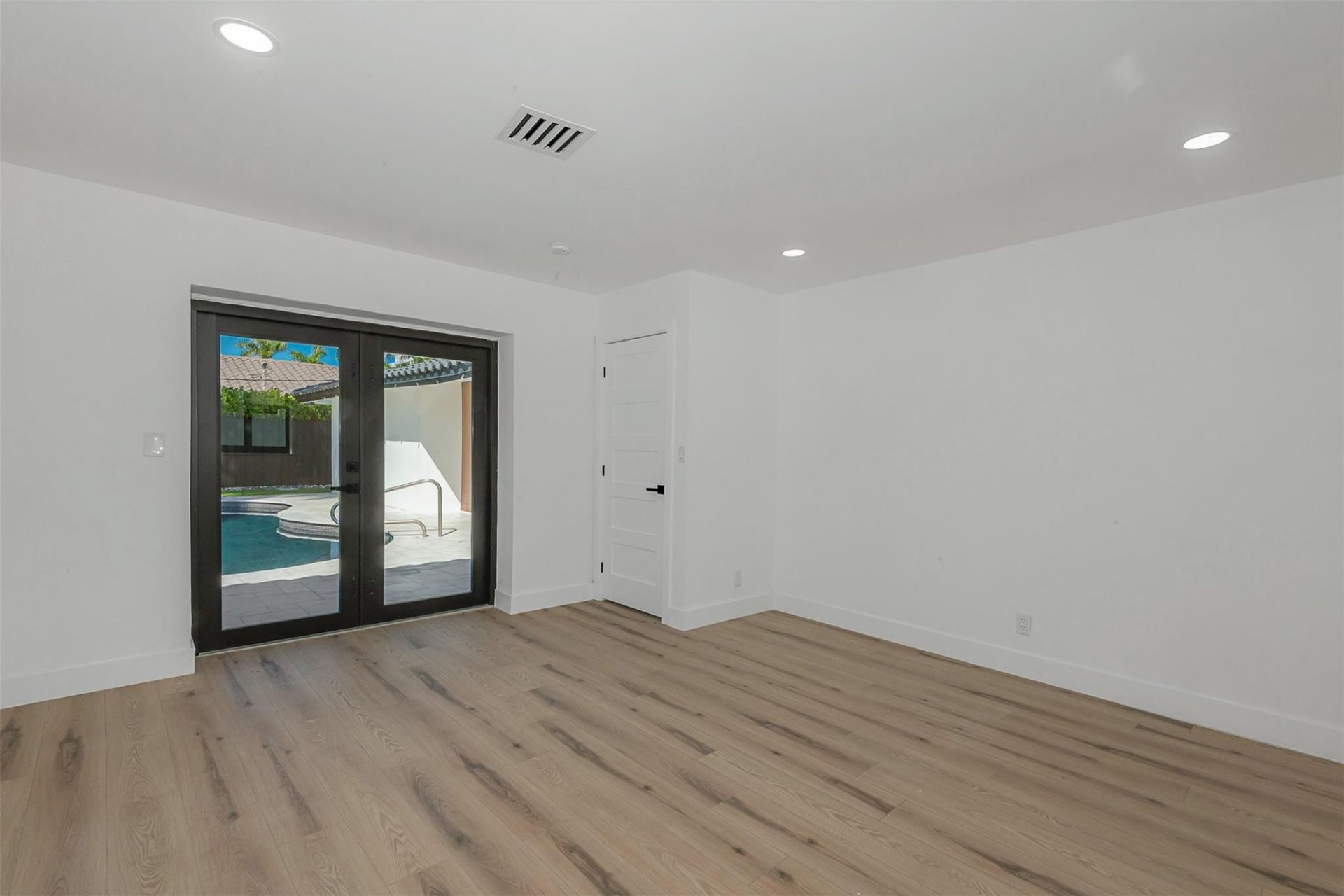 4721 Bayview Drive, Fort Lauderdale, FL 33308 Photo