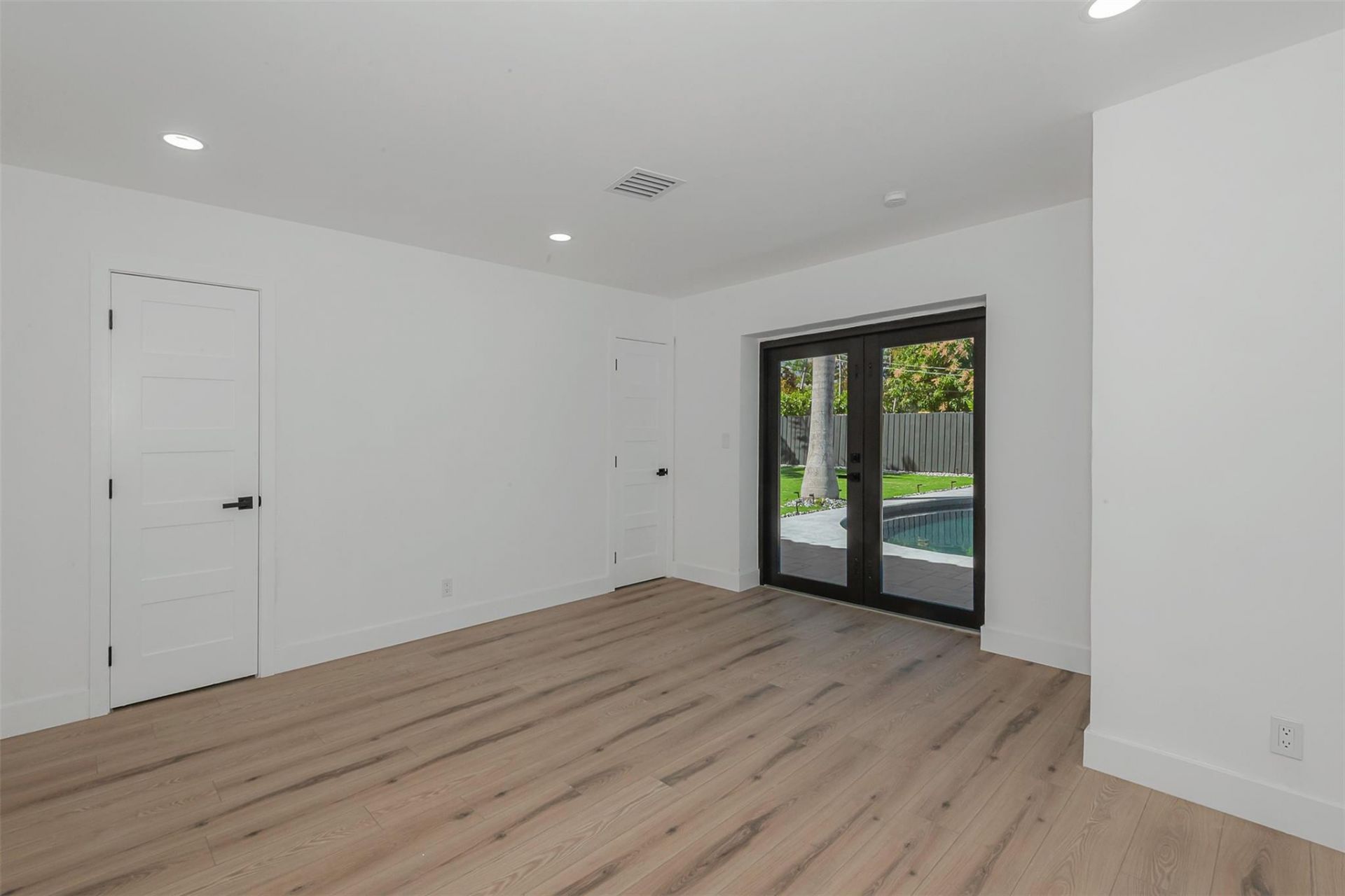 4721 Bayview Drive, Fort Lauderdale, FL 33308 Photo