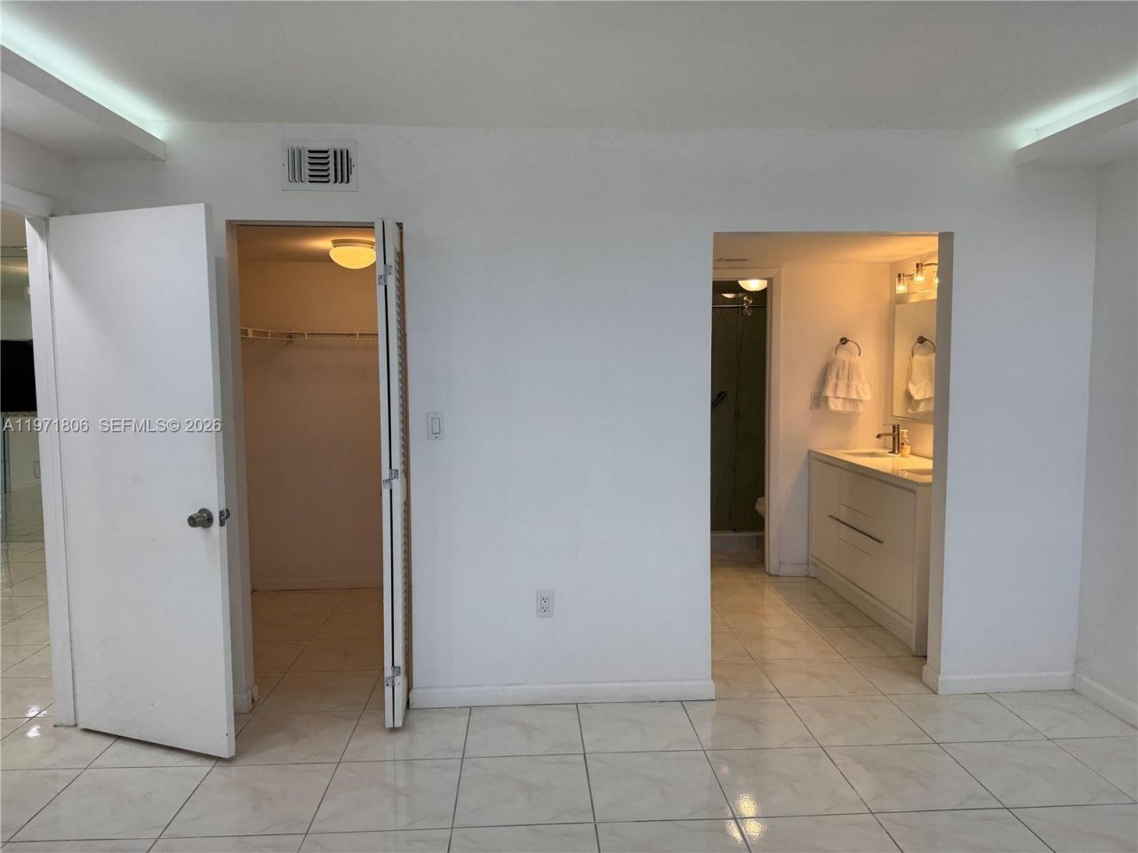 1101 Colony Point Cir , Unit 102, Pembroke Pines, FL 33026 Photo