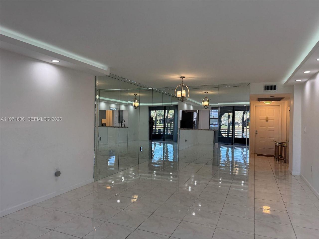 1101 Colony Point Cir , Unit 102, Pembroke Pines, FL 33026 Photo