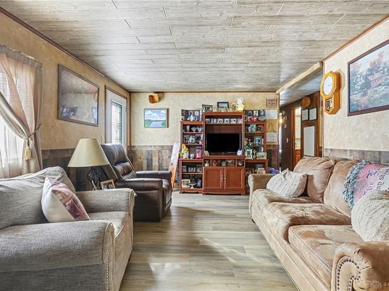 6285 Windsong Way, Zanesville, OH 43830 Photo 4