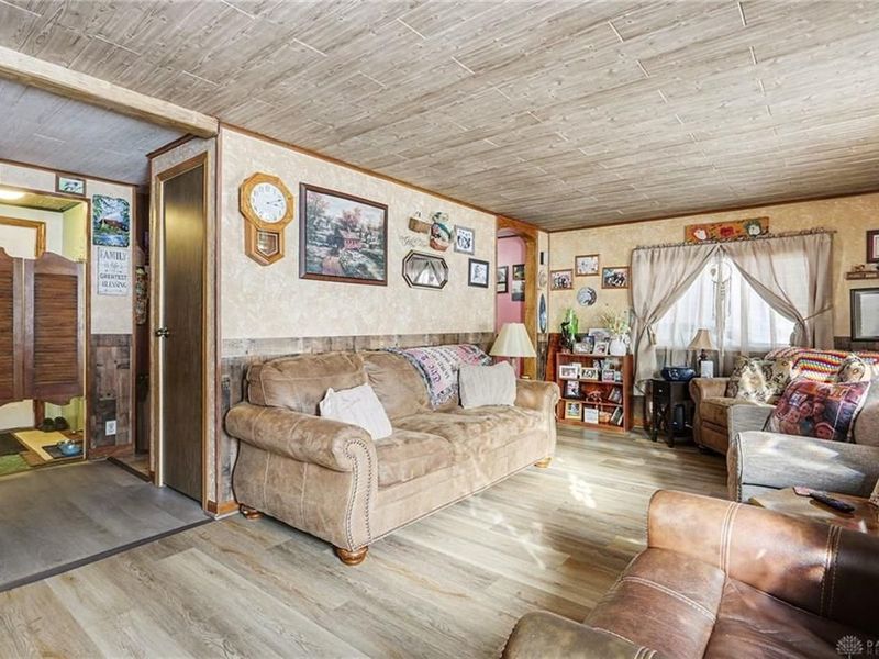 6285 Windsong Way, Zanesville, OH 43830 Photo 8