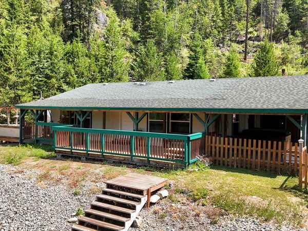 281 Yocum Lake Rd, Ione, WA 99139