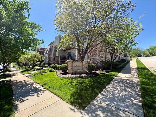 5004 Baltimore Street, Unit 204, Kansas City, MO 64112