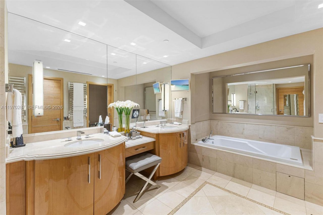 17875 Collins Ave , Unit 2402, Sunny Isles Beach, FL 33160 Photo