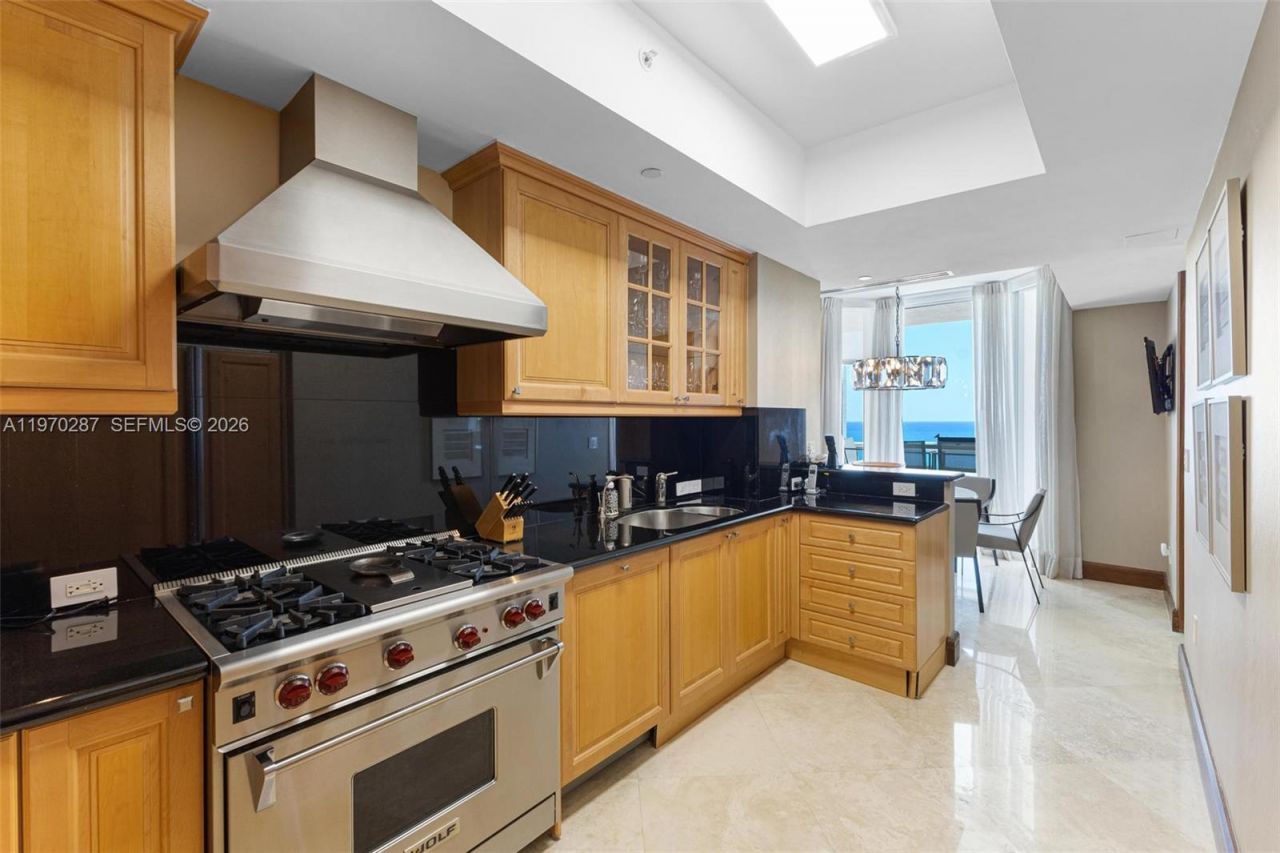 17875 Collins Ave , Unit 2402, Sunny Isles Beach, FL 33160 Photo