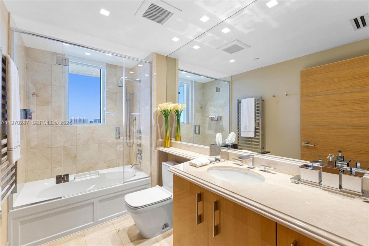 17875 Collins Ave , Unit 2402, Sunny Isles Beach, FL 33160 Photo