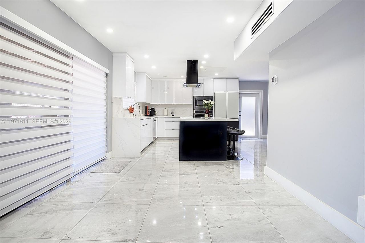 11535 SW 32nd Ln, Miami, FL 33165 Photo