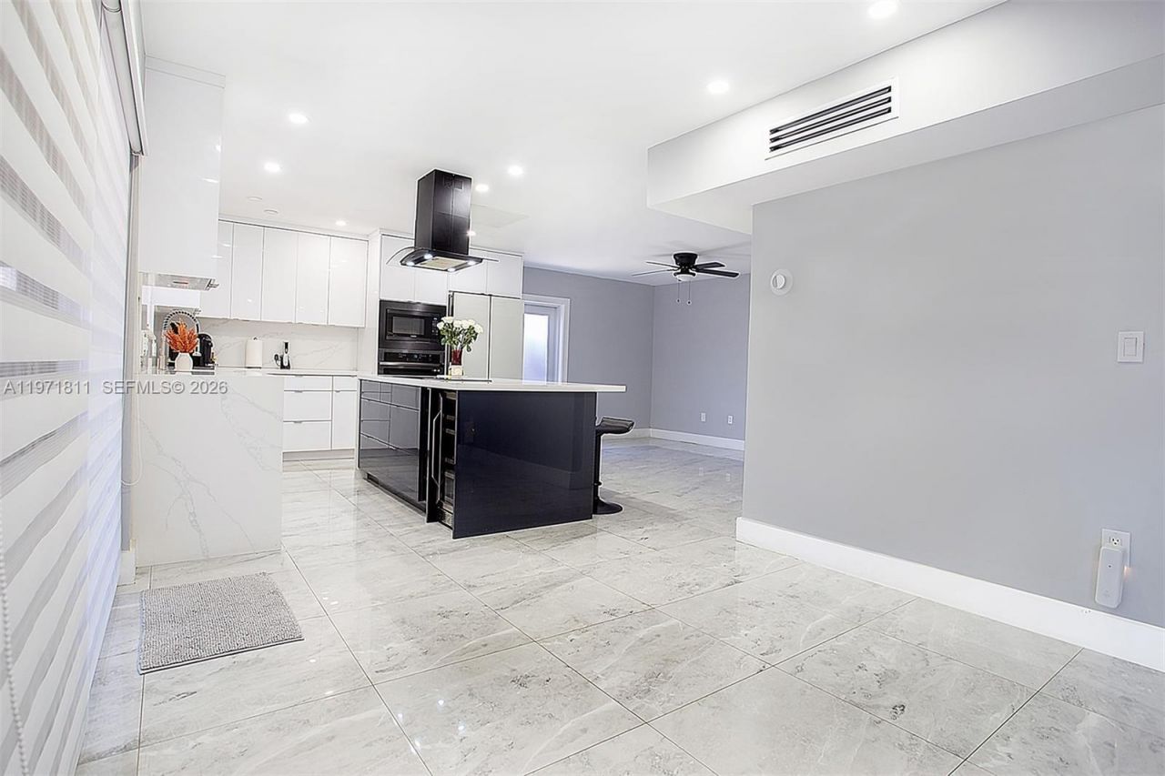 11535 SW 32nd Ln, Miami, FL 33165 Photo