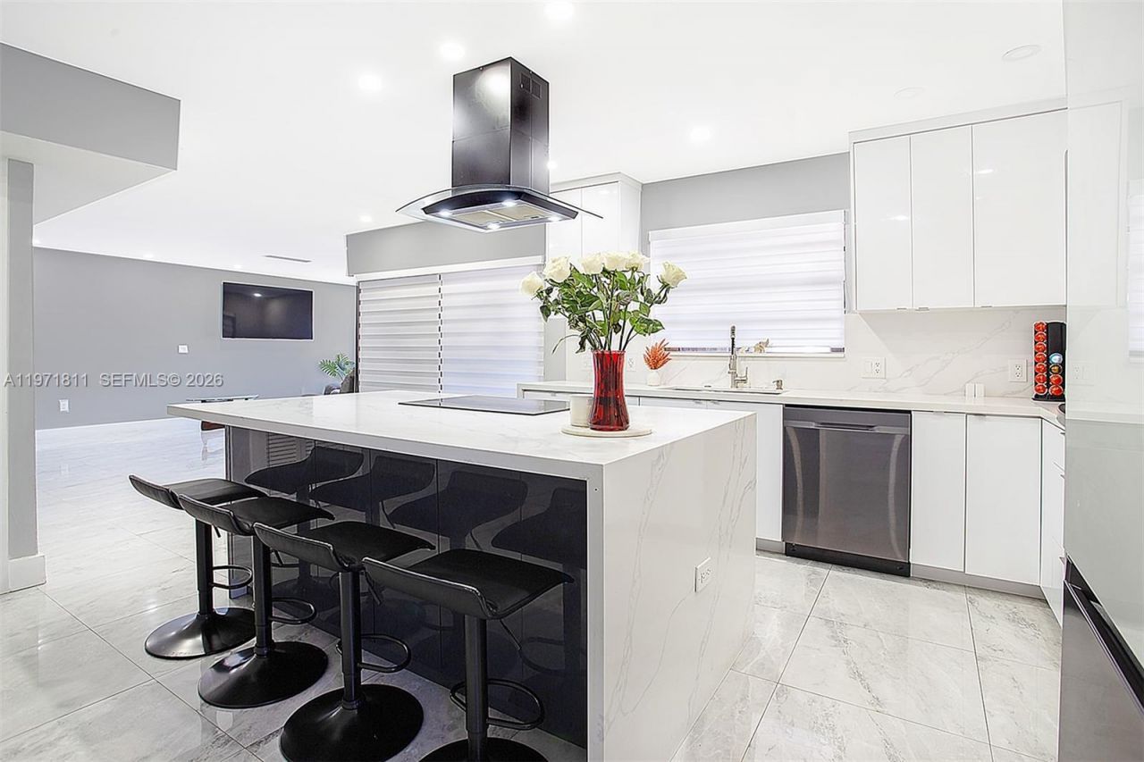 11535 SW 32nd Ln, Miami, FL 33165 Photo