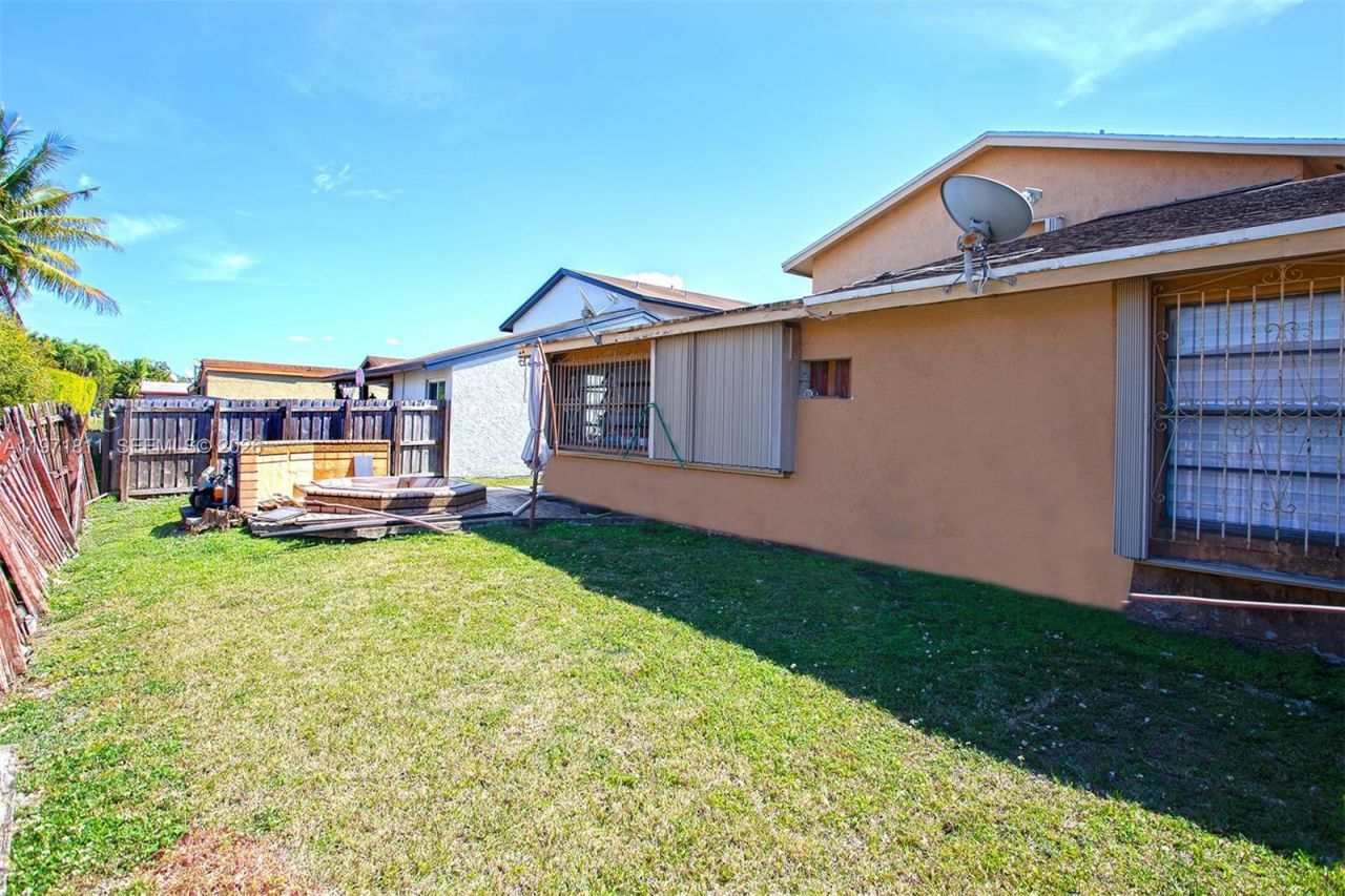 11535 SW 32nd Ln, Miami, FL 33165 Photo