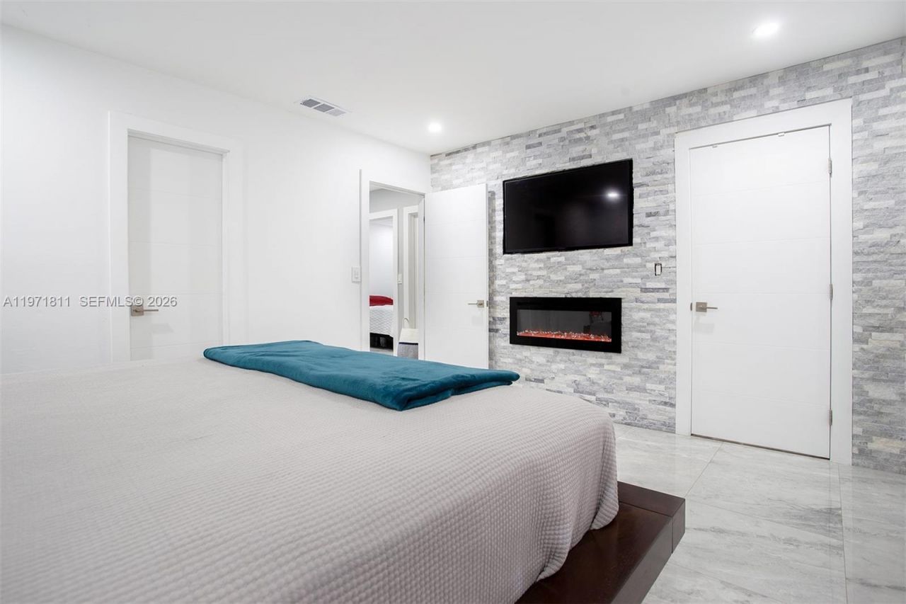 11535 SW 32nd Ln, Miami, FL 33165 Photo