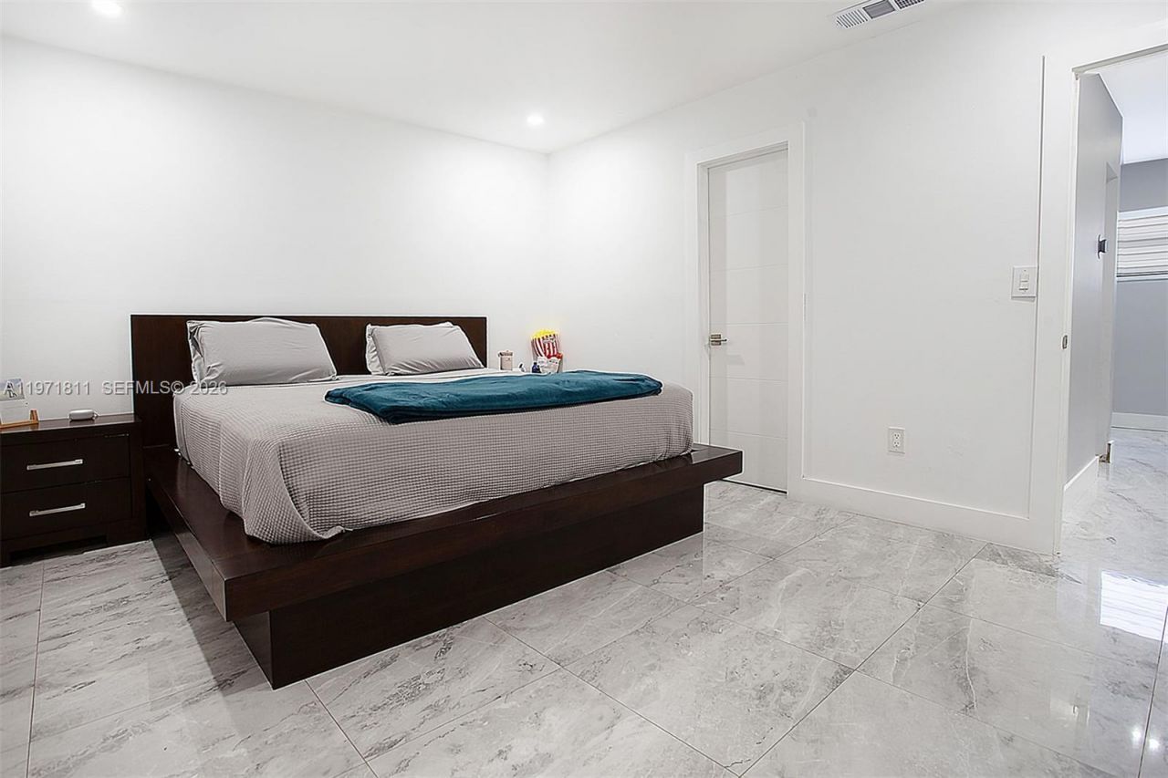 11535 SW 32nd Ln, Miami, FL 33165 Photo