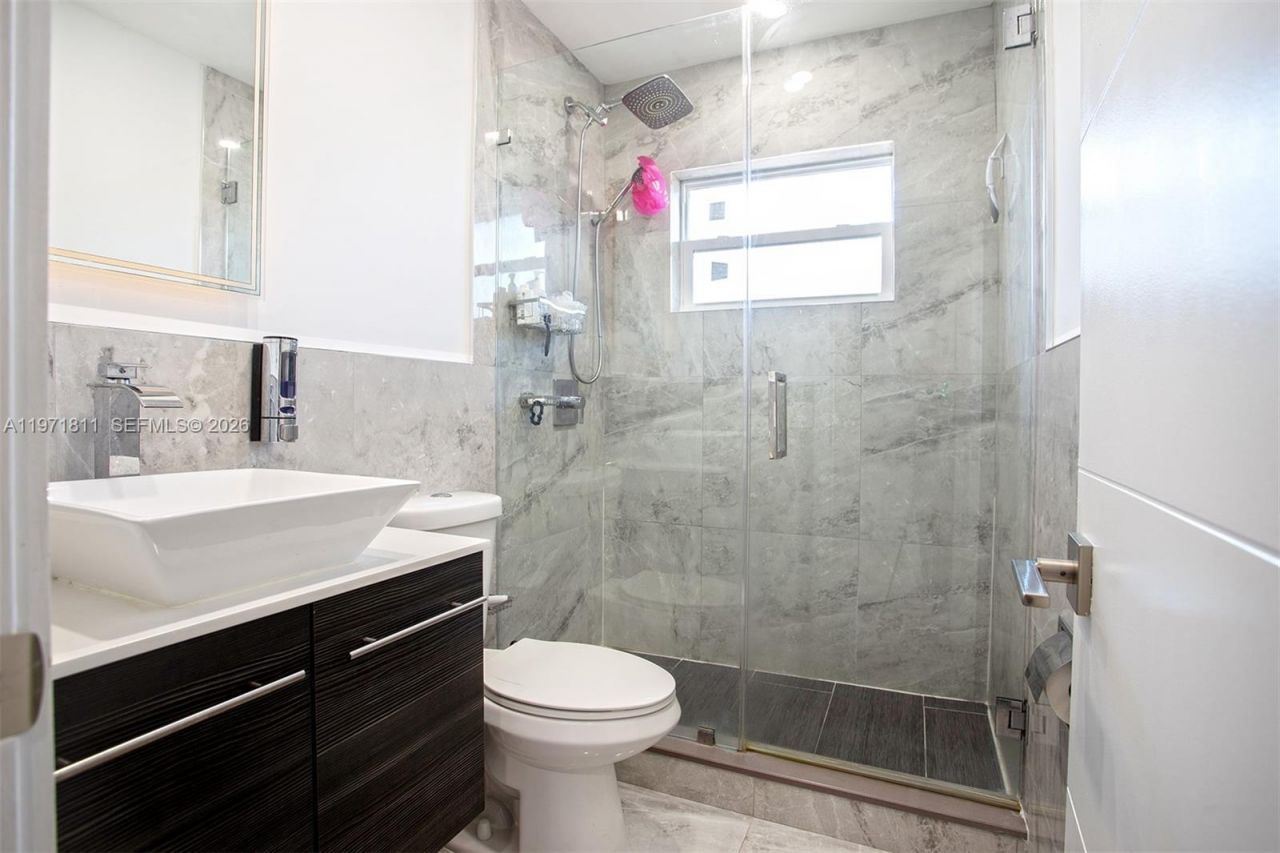 11535 SW 32nd Ln, Miami, FL 33165 Photo