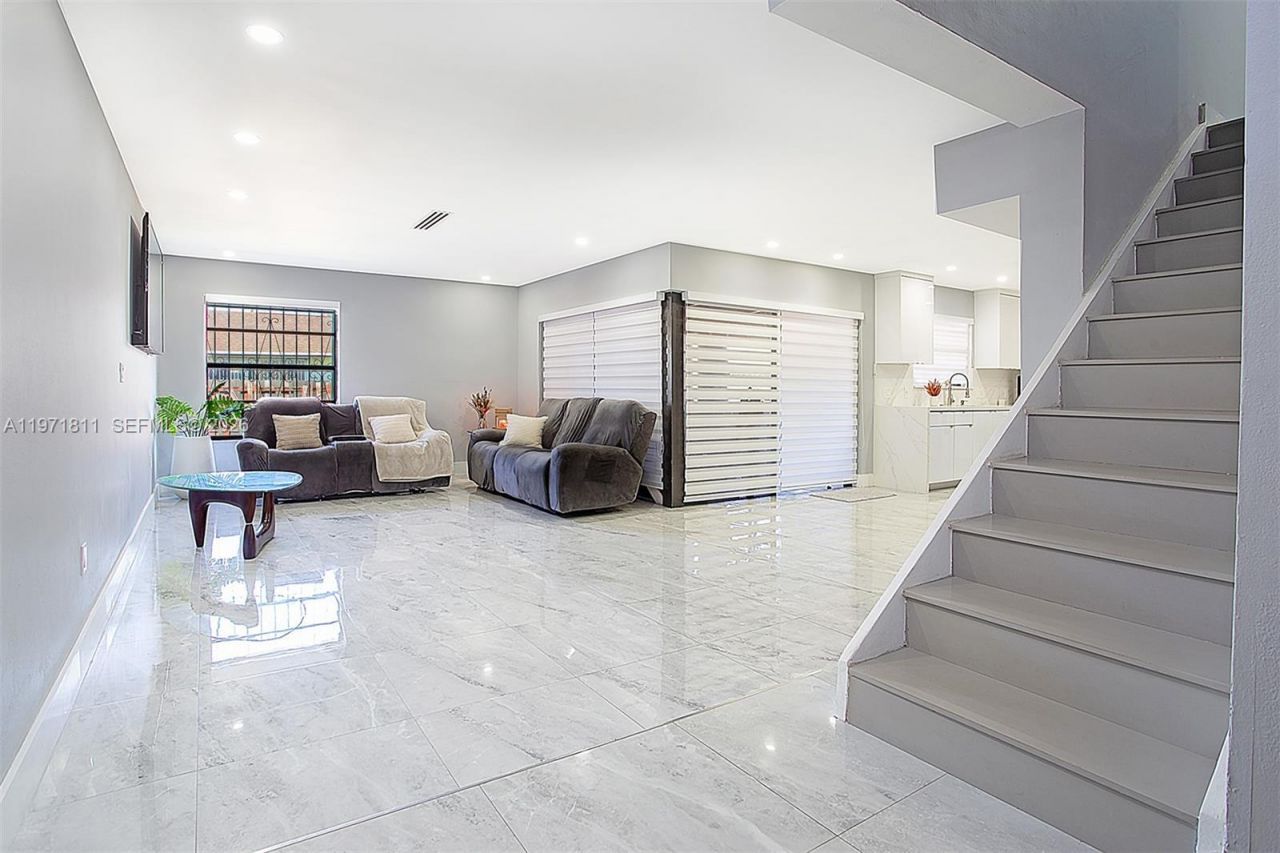 11535 SW 32nd Ln, Miami, FL 33165 Photo