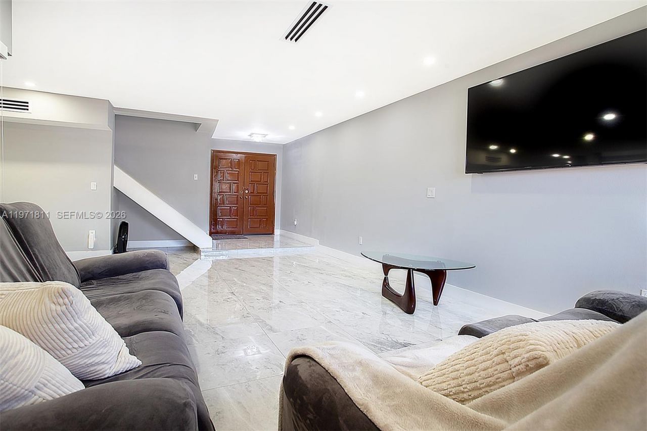 11535 SW 32nd Ln, Miami, FL 33165 Photo