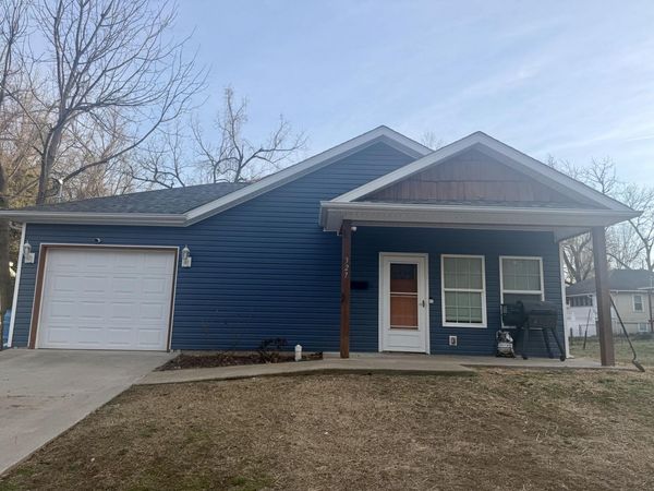 327 W Sherman Street, Neosho, MO 64850