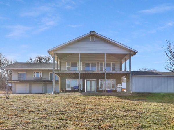 1834 S Black Cat Road, Joplin, MO 64801