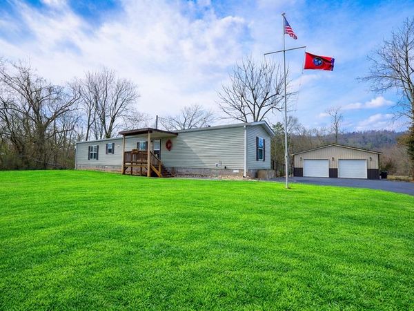 1757 Byrdstown Hwy, Livingston, TN 38570