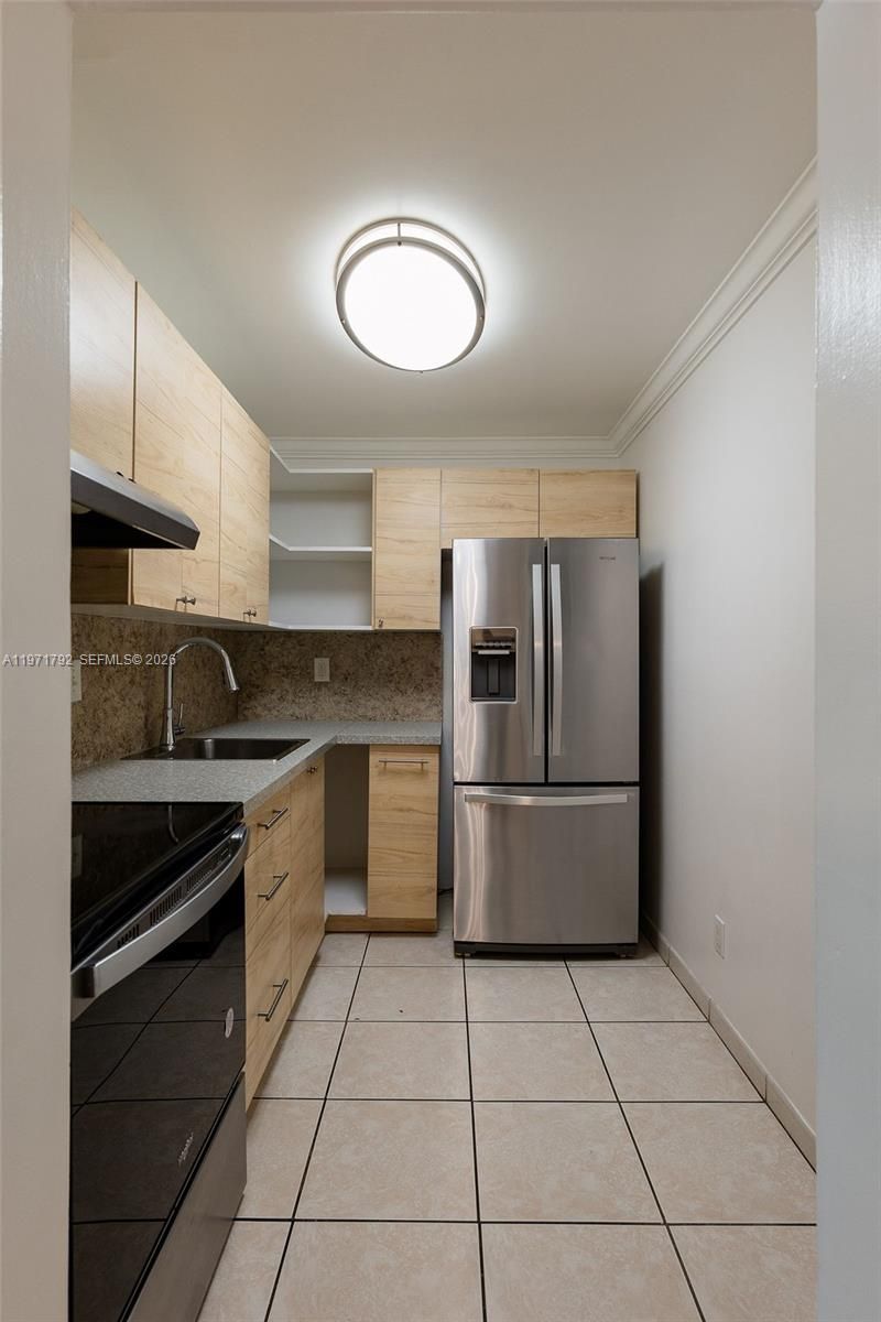 8421 NW 8th St, Unit 203, Miami, FL 33126 Photo