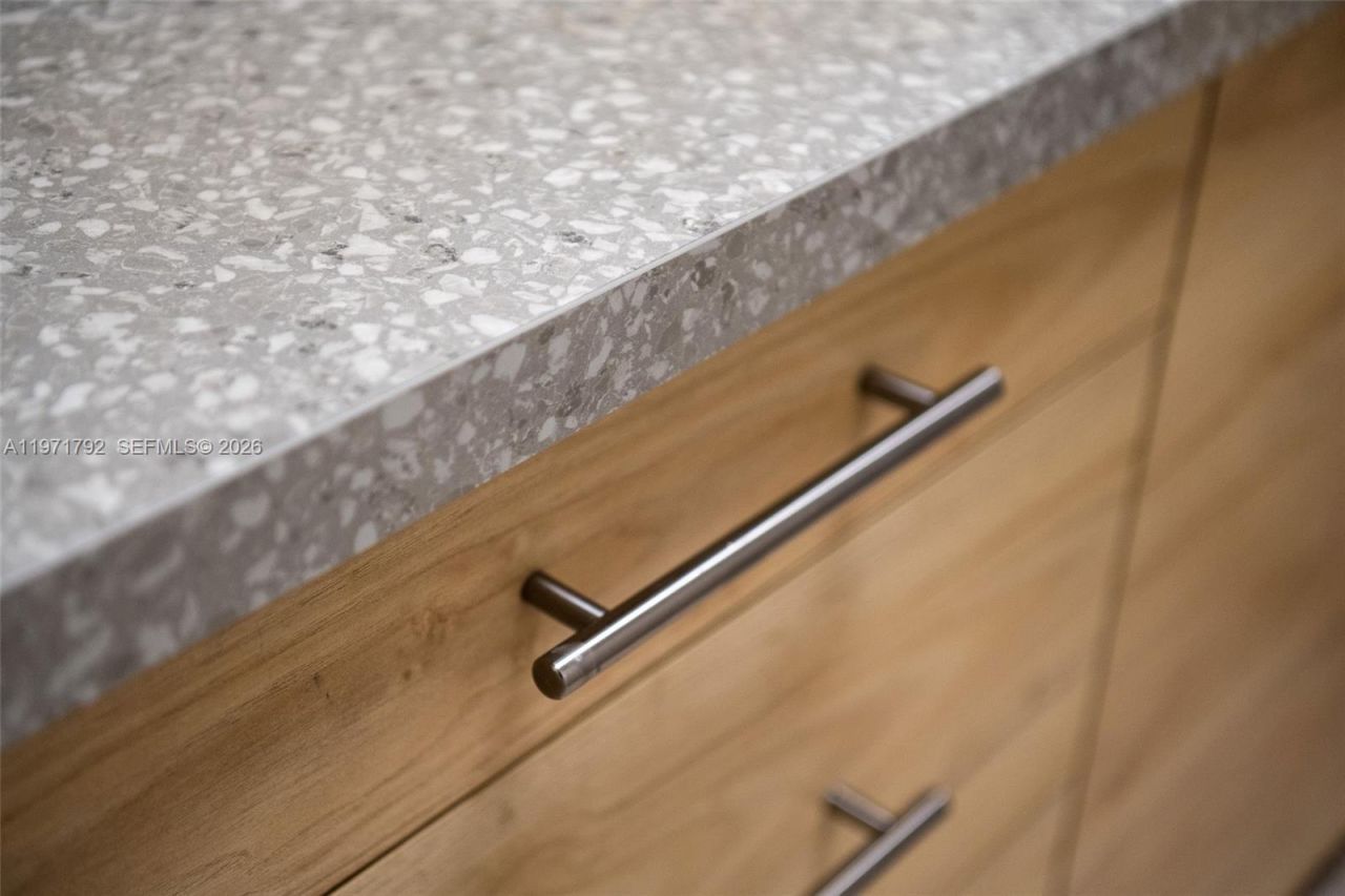 8421 NW 8th St, Unit 203, Miami, FL 33126 Photo