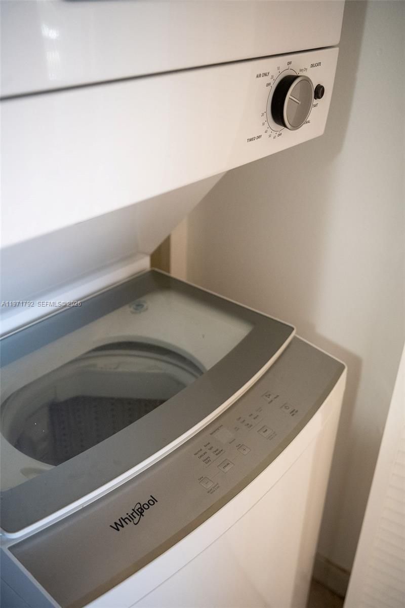 8421 NW 8th St, Unit 203, Miami, FL 33126 Photo