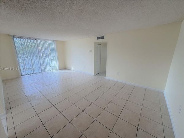 498 NW 165th St Rd, Unit D-202, Miami, FL 33169