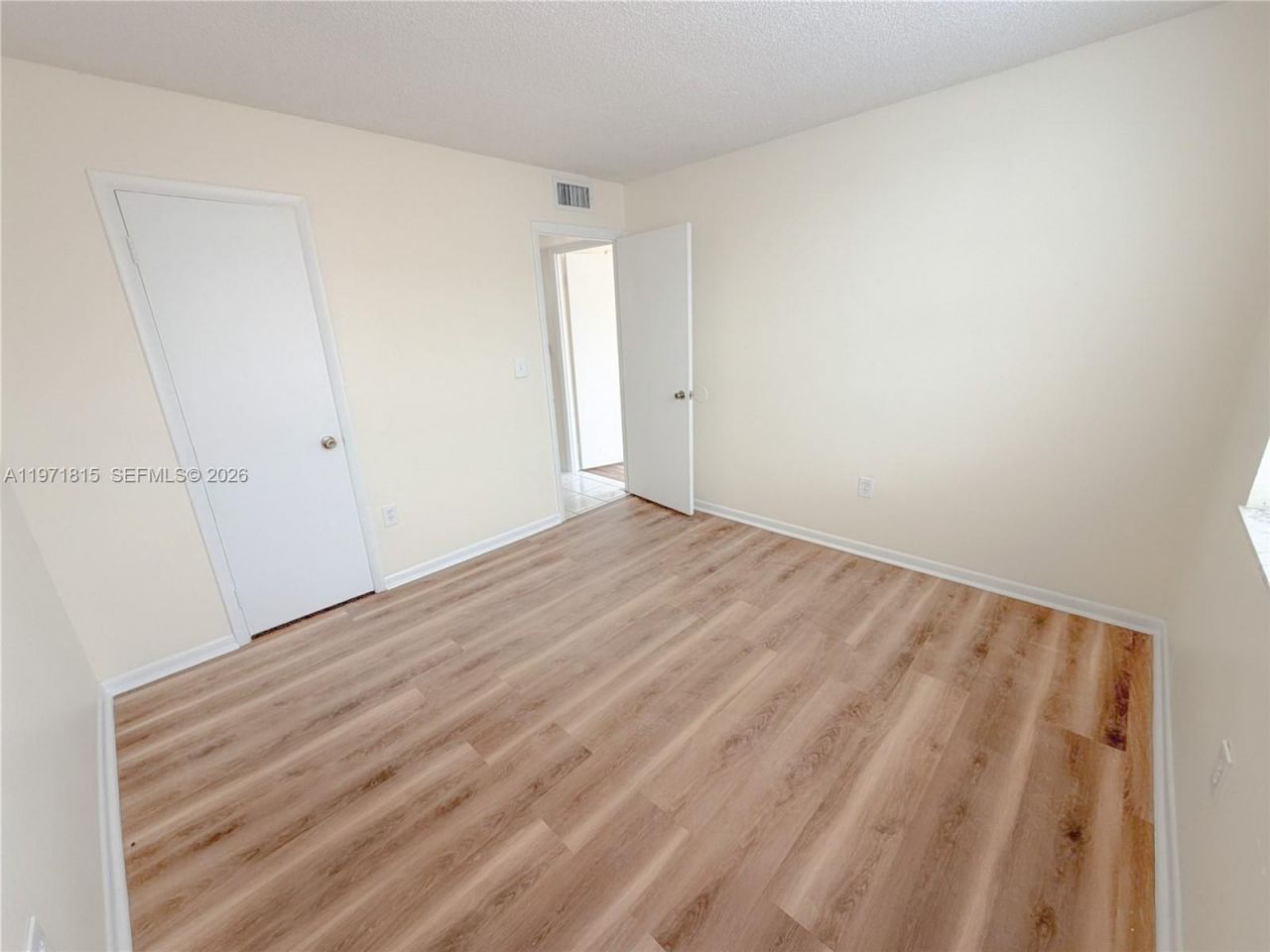 498 NW 165th St Rd, Unit D-202, Miami, FL 33169 Photo