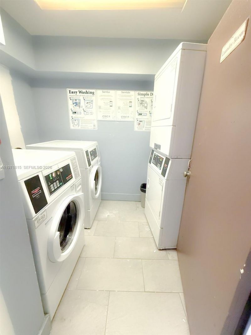 498 NW 165th St Rd, Unit D-202, Miami, FL 33169 Photo