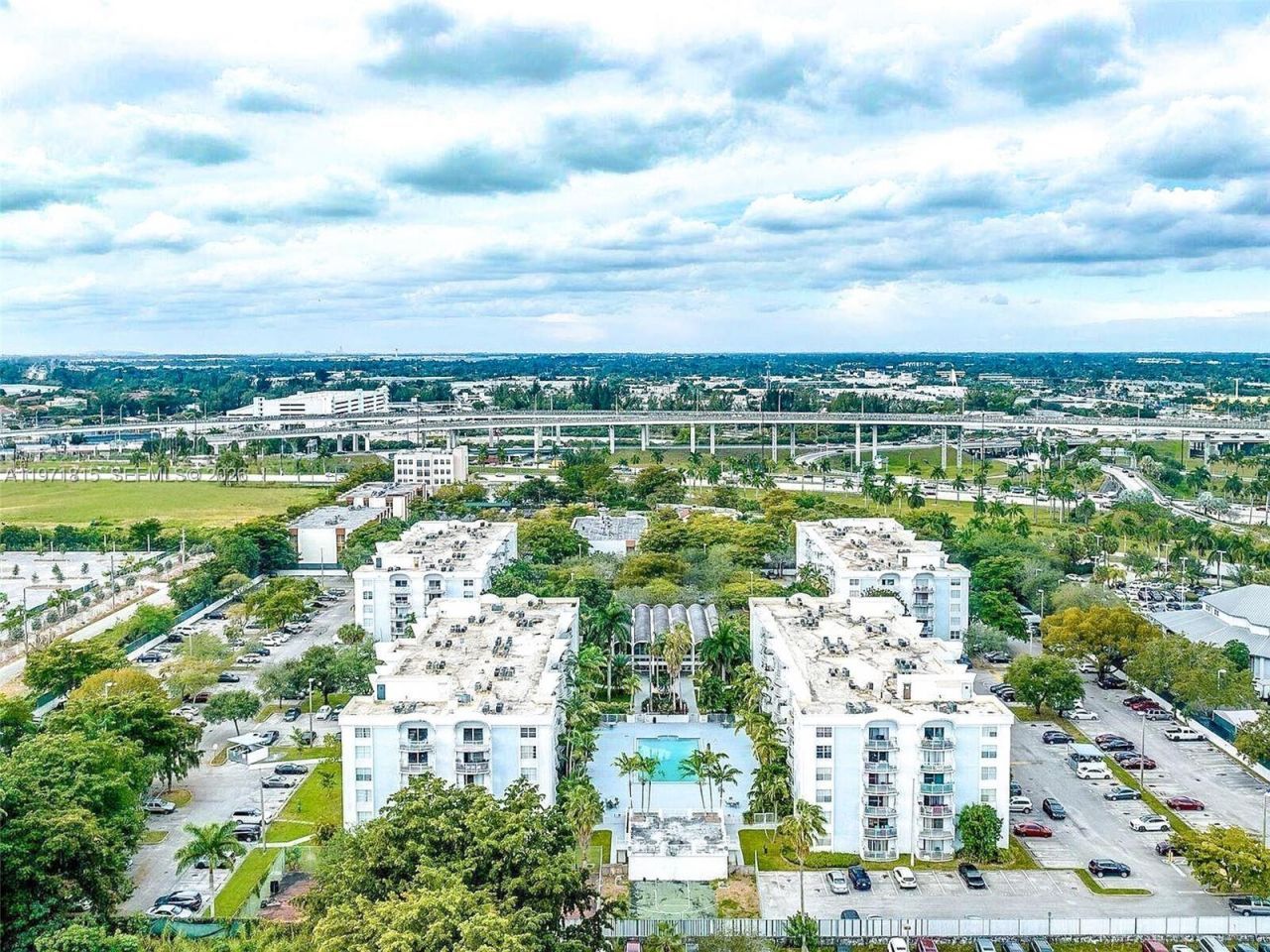 498 NW 165th St Rd, Unit D-202, Miami, FL 33169 Photo