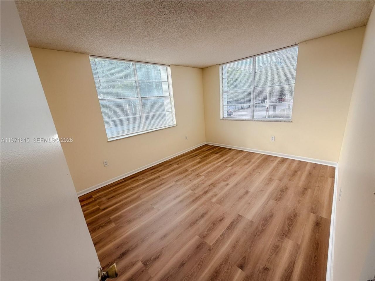 498 NW 165th St Rd, Unit D-202, Miami, FL 33169 Photo