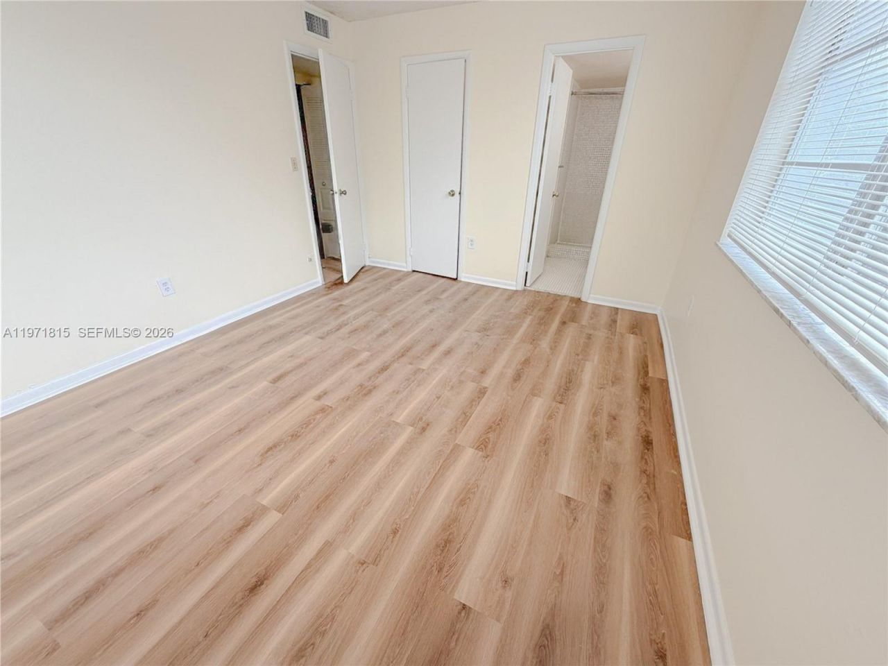 498 NW 165th St Rd, Unit D-202, Miami, FL 33169 Photo
