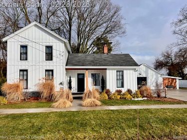 210 Center Street, Fenton, MI 48430