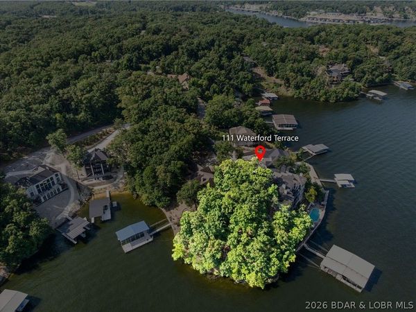 111 Waterford Terrace , Lake Ozark, MO 65049