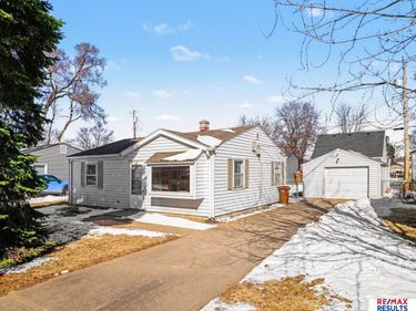 1004 W 31st Avenue, Bellevue, NE 68005