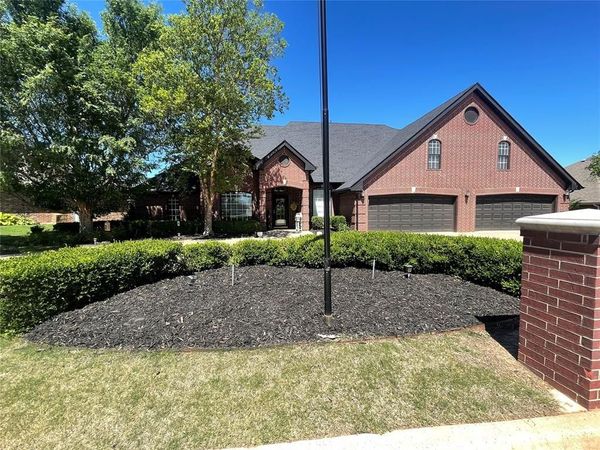 2210 Lakewood Drive, Chickasha, OK 73018