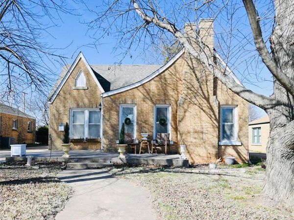 1220 S 19th Street, Chickasha, OK 73018