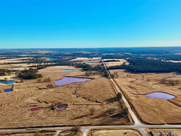 1 Wilshire Drive, McLoud, OK 74851