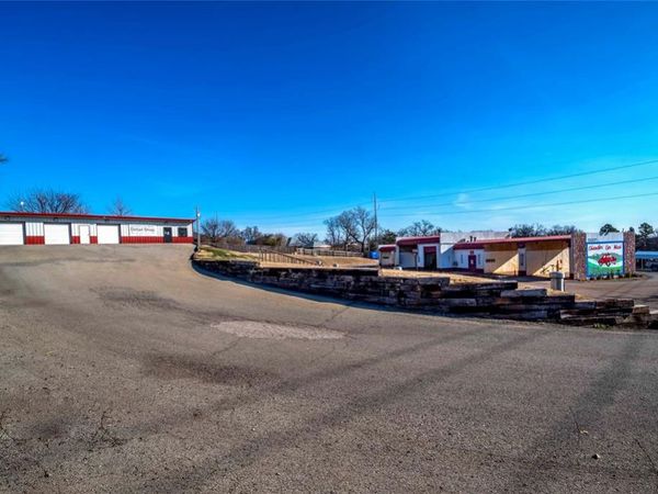 1102 E 1st Street, Chandler, OK 74834