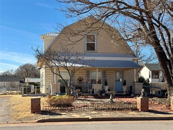 308 S Cearlock Avenue, Cheyenne, OK 73628