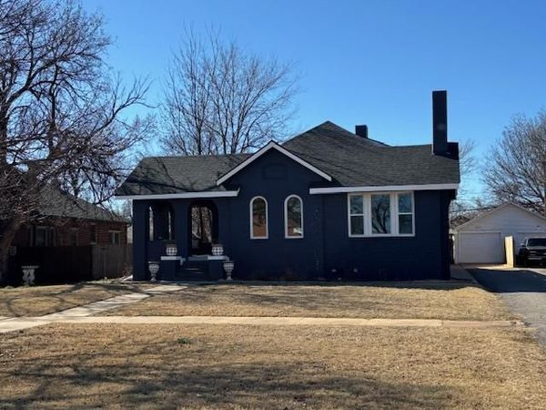 512 N College Street, Cordell, OK 73632