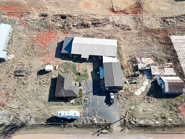 22024 E 1090 Road, Bessie, OK 73622