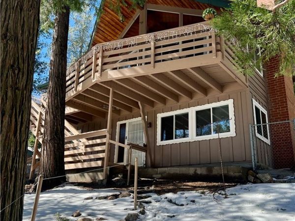 855 Bergschrund Drive, Crestline, CA 92325