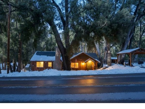 40204 Valley Of The Falls, Forest Falls, CA 92339